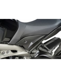 PUIG PANNELLI LATERALI YAMAHA MT-09 2016 CARBON LOOK vendita online Como